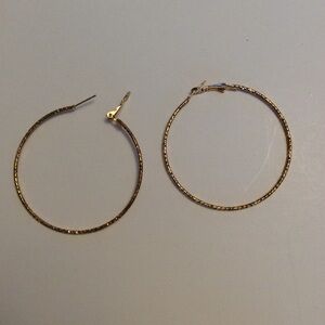 Earrings gold tone vintage hoops bjr